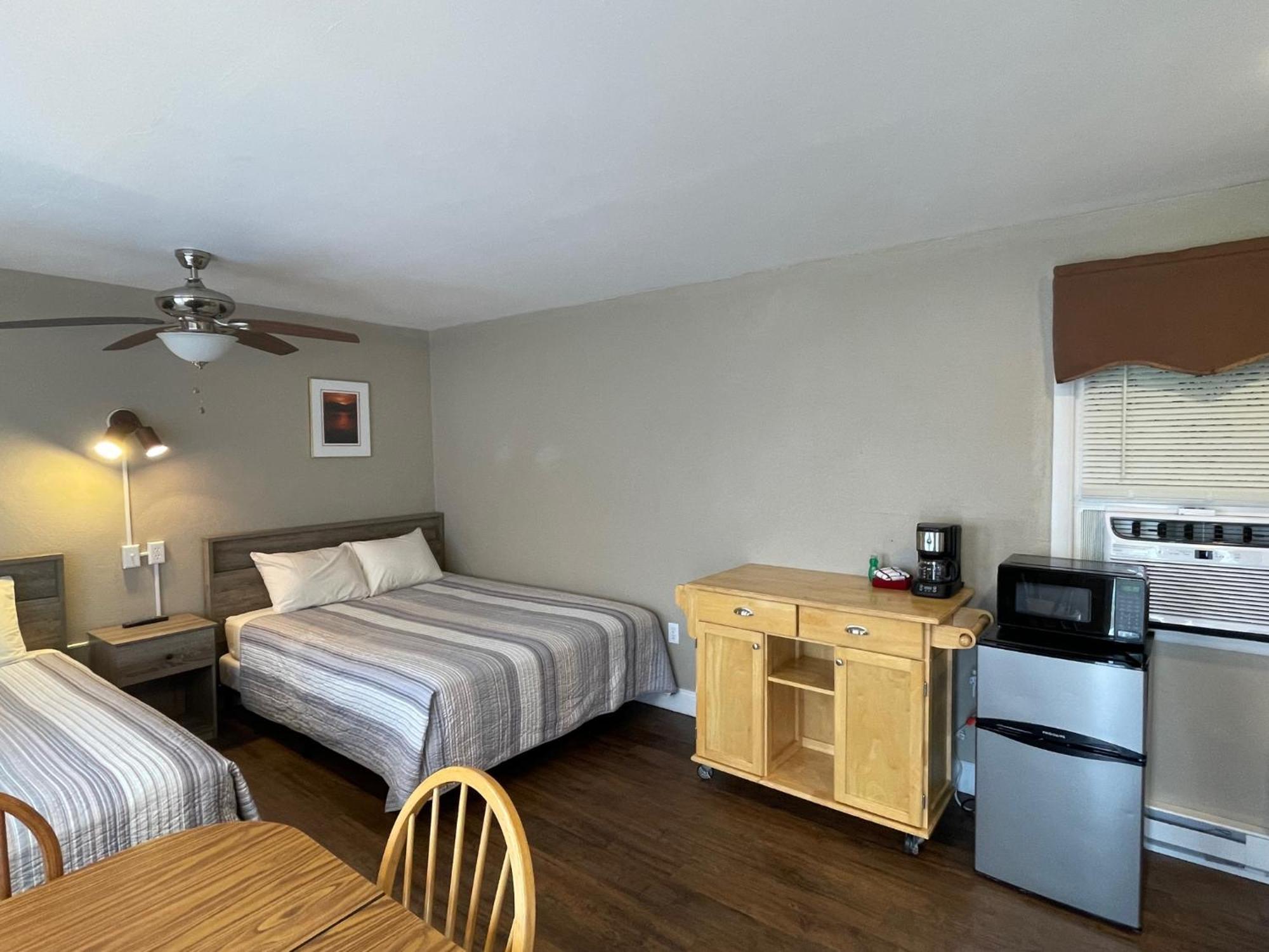 Hill View Motel And Cottages 레이크 헤오르헤 외부 사진