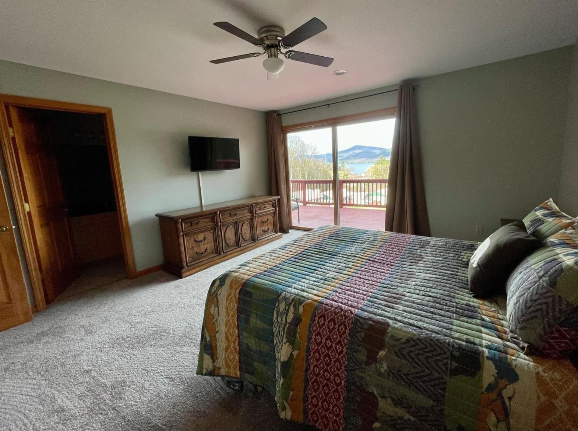 Hill View Motel And Cottages 레이크 헤오르헤 객실 사진